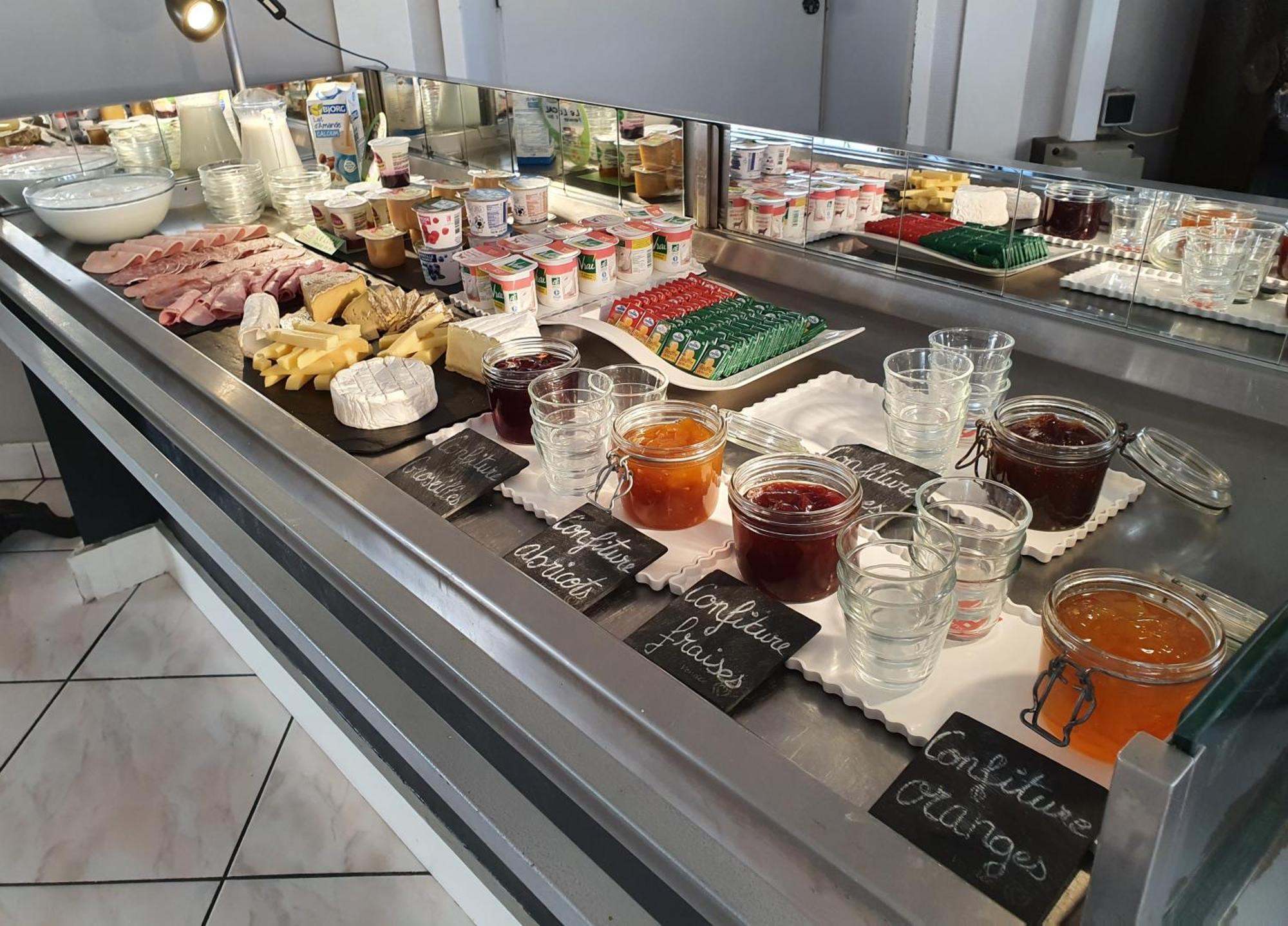 Hotel Restaurant Les Voyageurs Монтегю Экстерьер фото